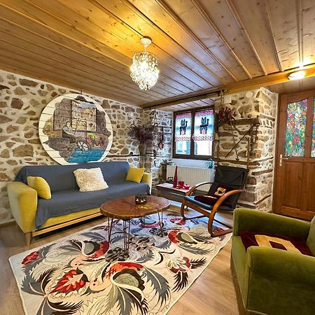 Renovated Old Manor House With Yard Villa Arnaía Dış mekan fotoğraf