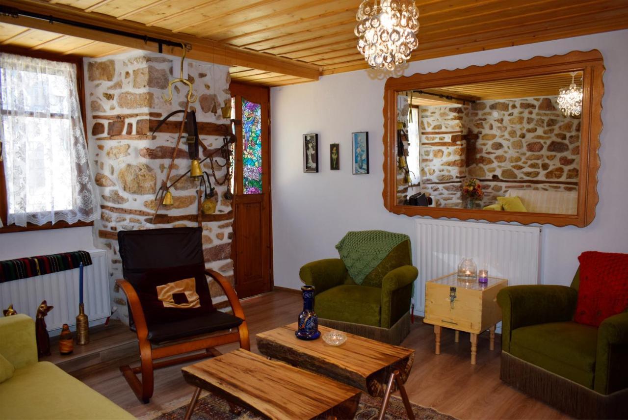 Renovated Old Manor House With Yard Villa Arnaía Dış mekan fotoğraf