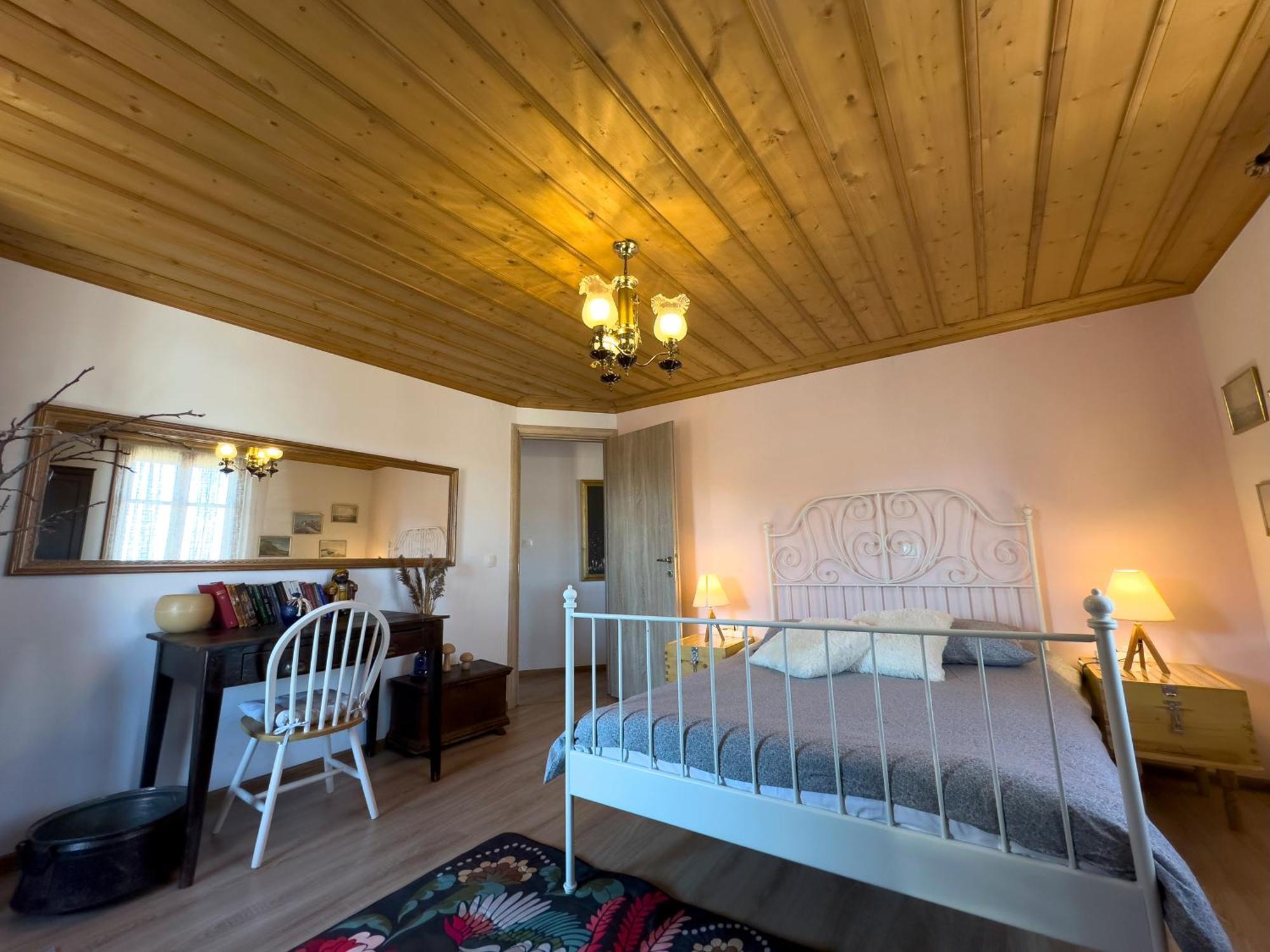Renovated Old Manor House With Yard Villa Arnaía Dış mekan fotoğraf